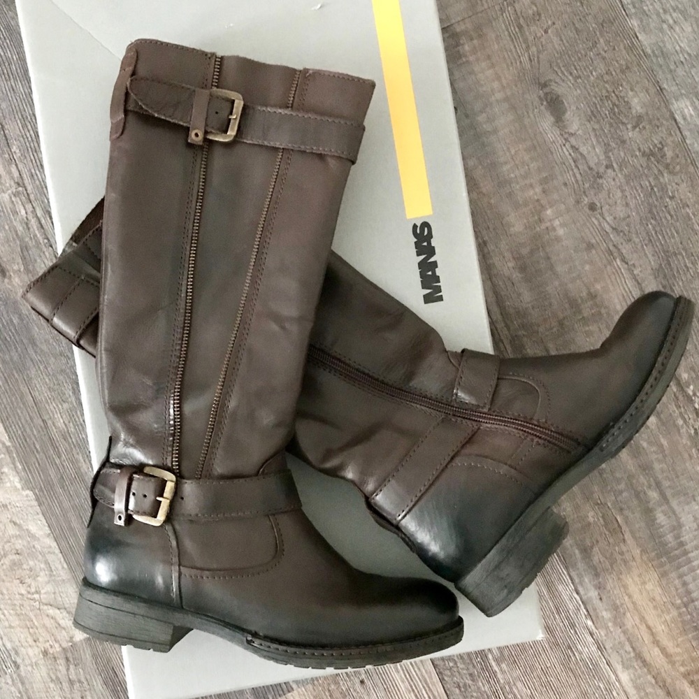 MANAS Leather Boots